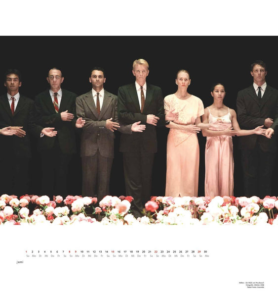 DUMONT - Pina Bausch - Tanztheater Wuppertal 2025 Wandkalender, 45x48 cm, Fotokunst-Kalender vom Ensemble des Tanztheaters Wuppertal, brillant fotografiert von Ursula Kaufmann - Bild 8